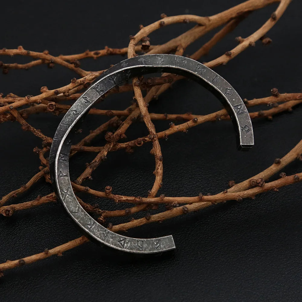 Men Leather Wolf Head Bracelet | Thorne